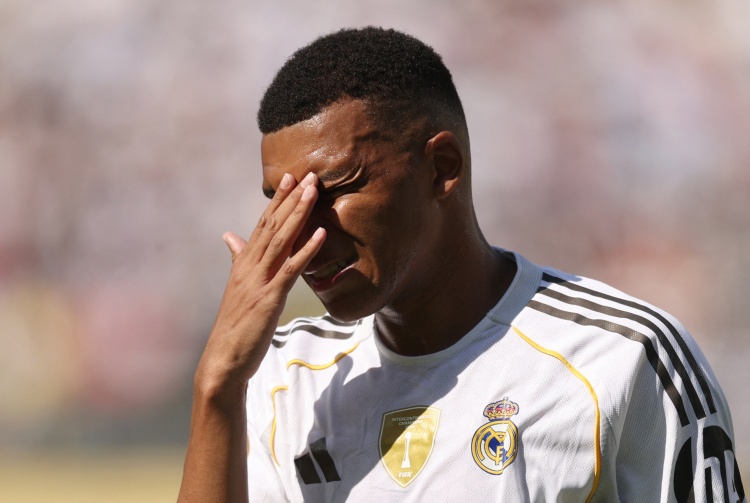 利物浦赛季表现起伏不定 重塑冠军级竞争力是当务之急