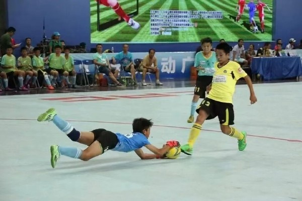 埃斯波西托5射2正进1球+1错失 8对抗5成功+3造犯规表现