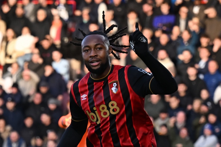 评论员指出阿莫林因自尊心违背意愿接手曼联